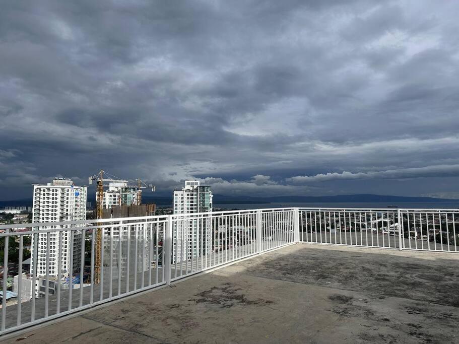Lengs Place 1 - Studio Unit At Inspiria Condo Beside Abreeza Mall Davao City Buitenkant foto